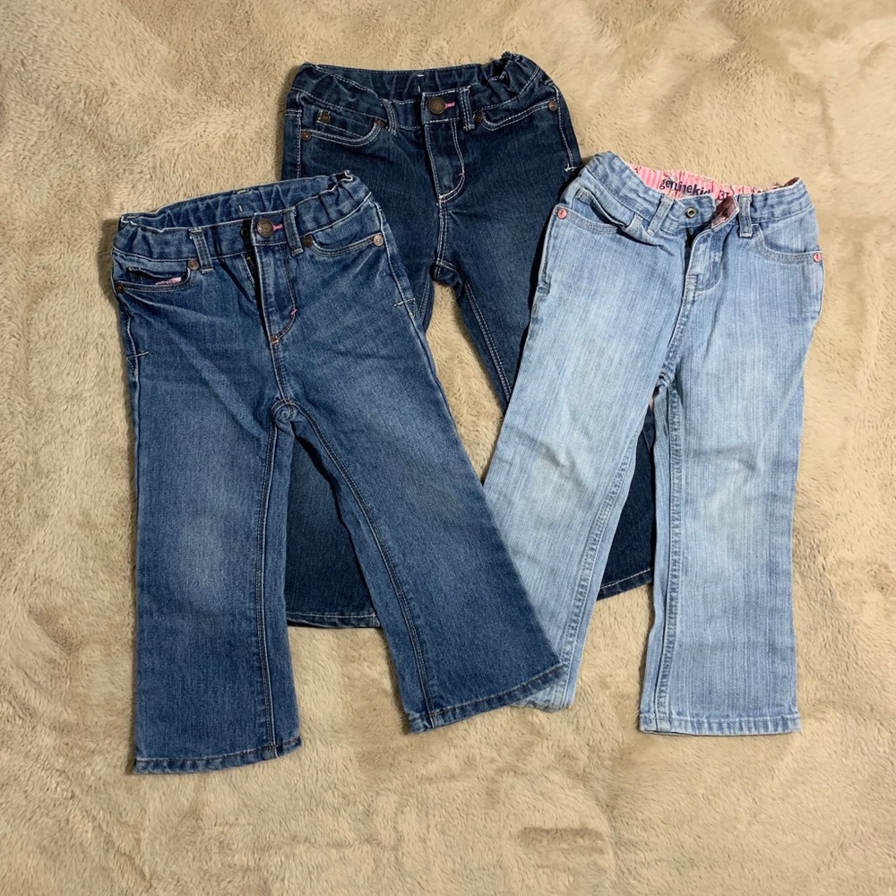 3 pairs of girl jeans flare Size 3T